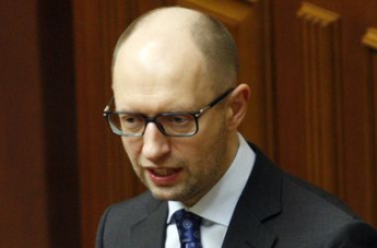 Яценюк призвал уволить замминистра за получение статуса участника боевых действий
