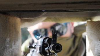 Российские наемники обстреливают украинских пограничников из минометов