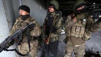 Украинские бойцы "пробили" еще один коридор к аэропорту