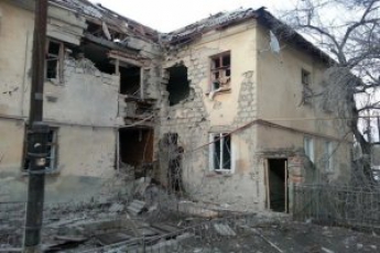 Боевики попали из минометов в многоквартирный дом в Счастье, есть пострадавшие