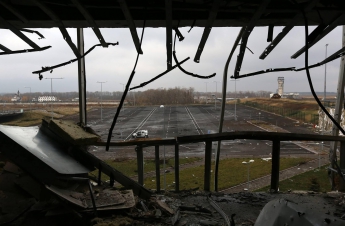 В аэропорту Донецка террористы захватили 16 украинских военных