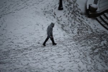На выходных в Украине сильный ветер, мокрый снег и дождь