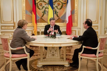 Порошенко, Меркель и Олланд обсудили пути реализации минских договоренностей