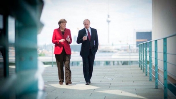 Путин просил у Меркель и Олланда автономию для Донбасса
