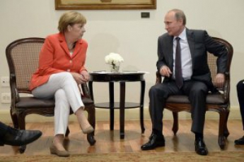 В Кремле опровергли информацию об ультиматуме Меркель Путину