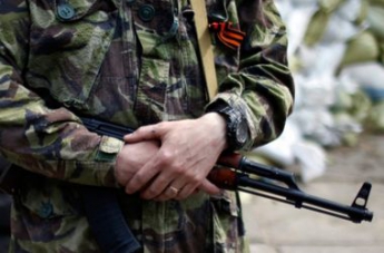 Террористы пришли ко мне на работу с оружием и потребовали выдать товары по списку, - жительница Луганска