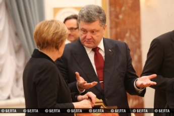 Украинские пограничники должны возобновить контроль на границе до конца 2015 г., - Порошенко