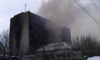 МВД: Дебальцево горит, по зданию горотдела милиции нанесли удар из "Градов"
