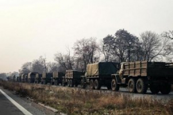 Колонна бронетехники террористов проехала через Луганск