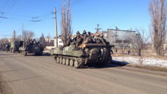 Украинские военные прорываются из Дебальцева небольшими группами, — источник