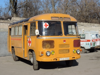Медики отдали свой автобус в зону АТО (фото)