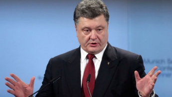 Россия как страна-агрессор не будет миротворцем, — Порошенко