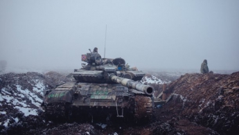 В направлении Новоазовска зашло более 20 танков со стороны России
