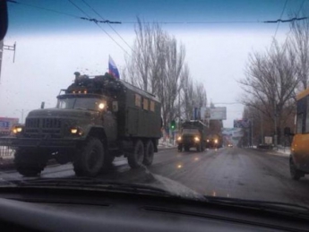 Очередную колонну российской военной техники зафиксировали в Донецке (видео)