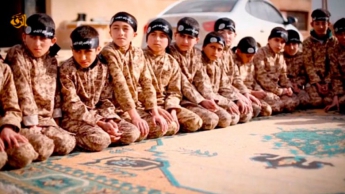 Террористы "Исламского государства" показали свою детскую армию (фото, видео)