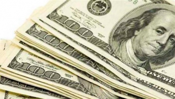 Доллар на межбанке заметно упал