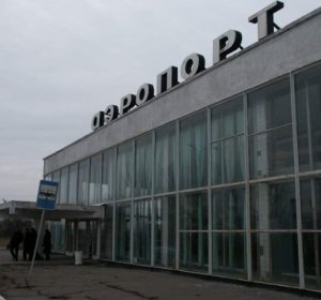 Сегодня депутаты попытаются "сдать" бердянский аэропорт Ринату Ахметову