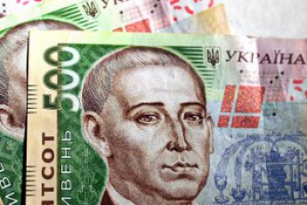 НБУ продолжает выдавать банкам миллиардные кредиты, усиливая девальвацию гривни