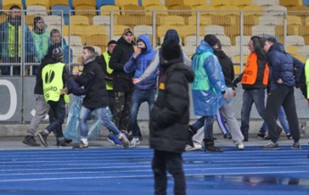 Стала известна причина беспорядков на трибуне во время матча Динамо – Генгам (видео)