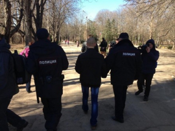 Правоохранители в Крыму задержали организатора митинга ко Дню рождения Т.Шевченко (фото)