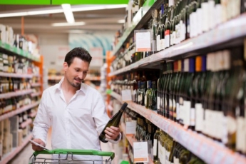 Цены против алкоголя: Самая дешевая водка подорожает до 55 грн