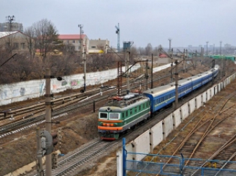 Под вагоном пассажирского поезда под Харьковом произошел взрыв
