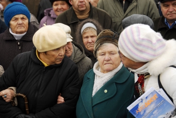МВФ обязал Украину повысить пенсионный возраст на 5 лет