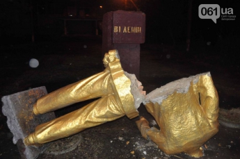 За ночь "демонтировали" четыре памятника Ленину (фото)