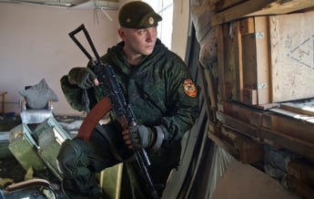 Порошенко заявил, что на Донбассе воюют сто тысяч человек