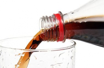 Диетические газированные напитки способствуют лишнему весу – ученые