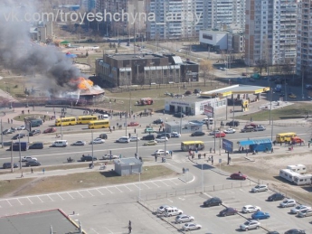 В Киеве горит ресторан (видео, фото)