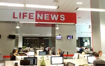 В редакции LifeNews проходит обыск и изъятие документации (видео)
