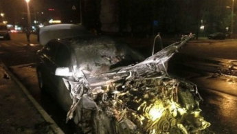 Руководителю "Укрзализныци" сожгли авто