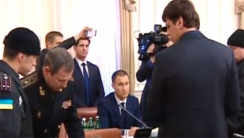 Председателя ГСЧС задержали прямо на заседании Кабмина (видео)