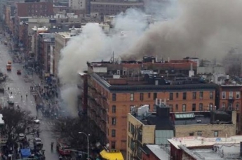 В Нью-Йорке на Манхэттэне прогремел мощный взрыв, есть раненые (видео)