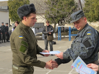 Бойцы патрульного батальона получили премию к годовщине Нацгвардии Украины