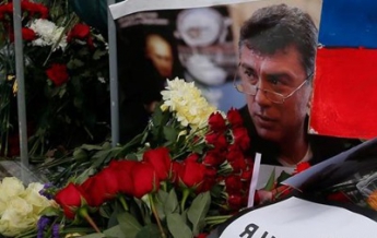 СМИ: Народный мемориал Немцову убирали по приказу вице-мэра Москвы