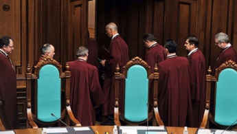 КСУ начинает рассматривать дело о депутатской и судейской неприкосновенности