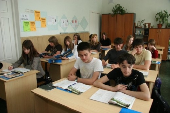 Вместо истории Украины донецкие школьники будут изучать историю РФ, - жительница Донбасса