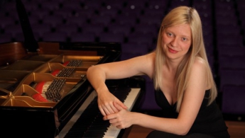 В Канаде уволили пианистку за российскую пропаганду