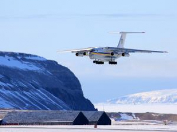 Мелитопольские летчики доставят 600 тыс. литров топлива в Гренландию