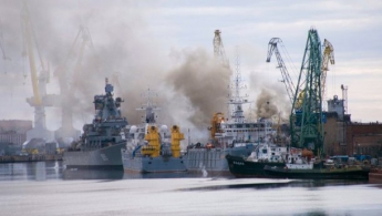 В России топят док с горящей атомной лодкой