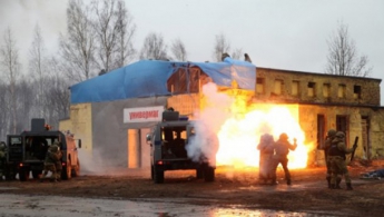 Российская полиция учится разгонять Майдан (фото)