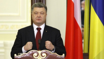 Порошенко пообещал защитить украинцев по всему миру