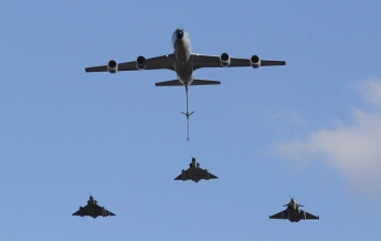 Британия подняла в небо 70 самолетов для военных учений