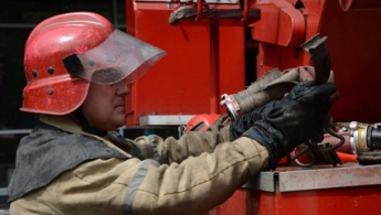 В России взорвался резервуар с нефтью, два человека погибли