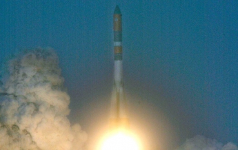 Российская экспериментальная ракета упала после запуска
