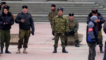 В Донецке почти неделю продолжаются разборки между "казаками" и "гвардейцами"