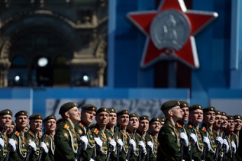 В Москве проходит крупнейший в истории парад
