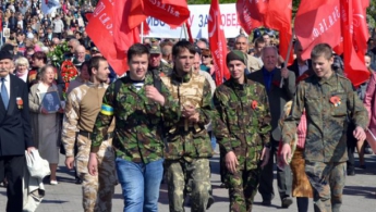 Активисты Евромайдана охраняли шествие коммунистов в Херсоне